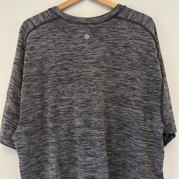 Lululemon Men's Gray Marled Exercise T-Shirt Size Large - Picture 3 of 5